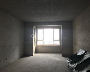 金屋半岛一区 赠送露台 可以等老本过户