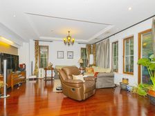 (一期边户新上房!)精装修,纯地上两层,小独栋。