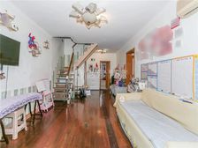 近9号,线 地,铁 送60平阁楼 精装修 南北通透 看房方