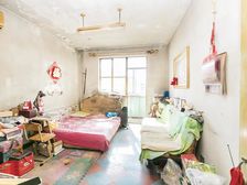 苹果园二区·东南向两居室 出门杨庄地铁站,光线充足 有钥匙