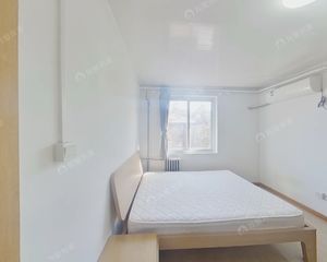 西城区月坛南营房1室1厅