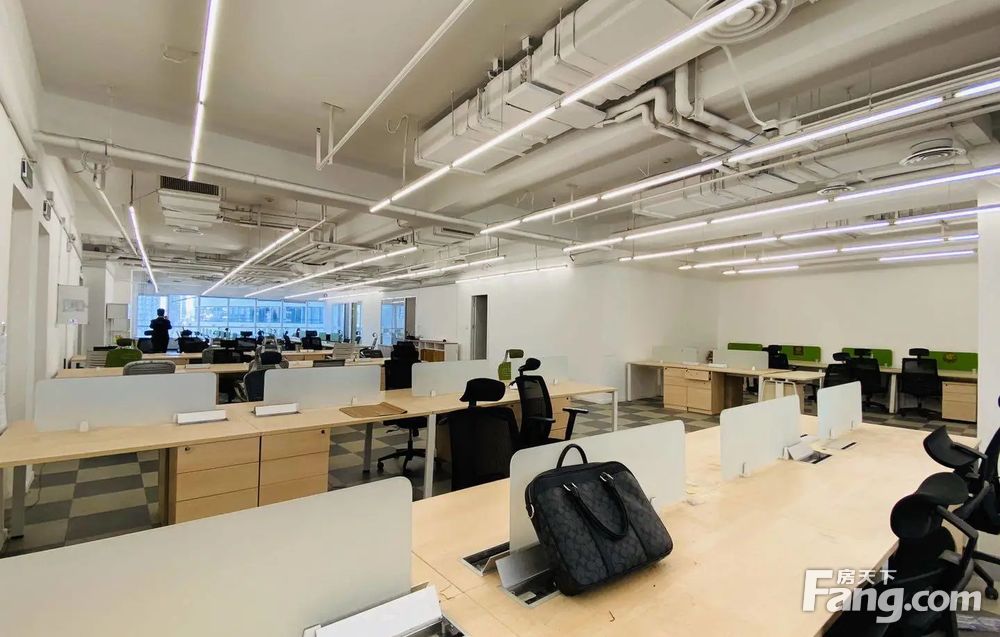 望京地标建筑板式写字楼精装修带家具办公优选直播专用