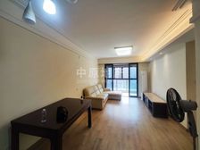 客厅带阳台,品质小区,采光充足,南北通透,近地铁