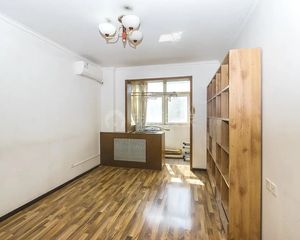 崇文门地铁楼上南北通透两居室 我家相寓老业主 满5年公房