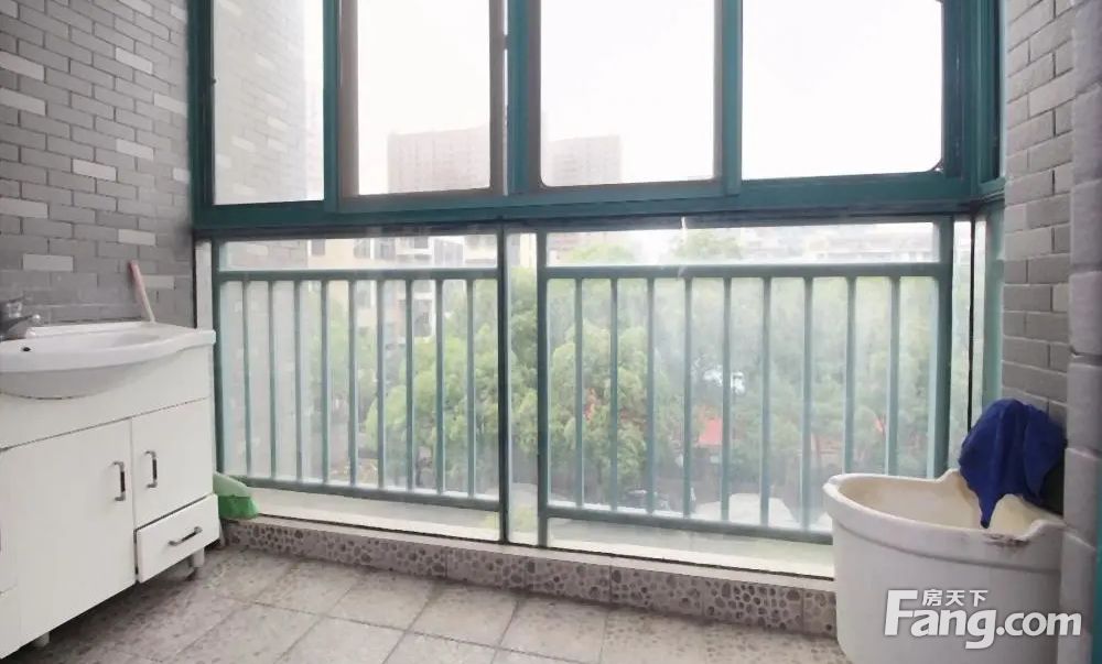 紫金文苑新上电梯大三房楼层位置俱佳采光无遮挡看中可以谈