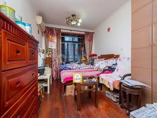 高区楼层 简装一门关 南向1房带阳台 看房方便 配套成熟完善