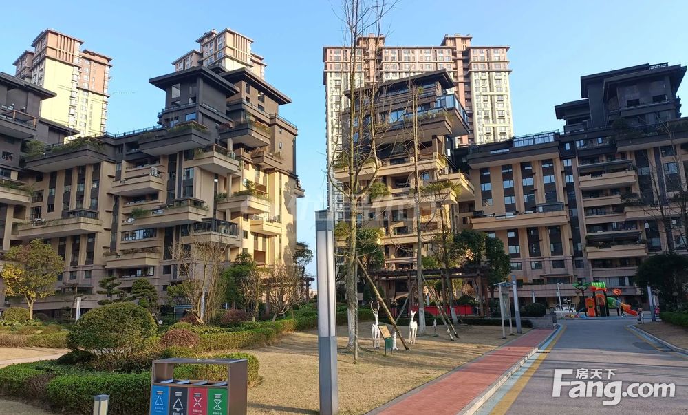 花溪亨特碧桂园顶楼复试带屋顶花园诚心出售