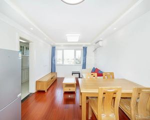 东坝汇景苑二区 超大楼间距 精致装修 中间层南北两居 有钥匙