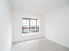 九洲南广场花园中间楼层毛坯房东诚售