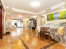 中间位置,电梯独立入户,精装拎包住,看房随时