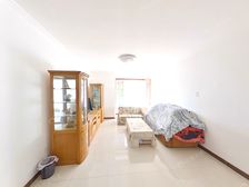 融景城三期位置安静,楼前大花园 南北通透三居室 业主诚售