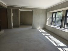 雅戈尔江上93.07平全新毛坯南看樱花大道 诚心出售