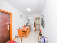 采光好 不靠路 三轨交通 美丽家园已做 产权清晰 可随时看房