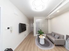 中间楼层,不靠路,全屋精装,可拎包入住,新风系统,看房方便