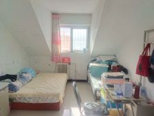 南北通透彩虹园小区4室2厅