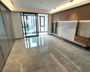 明湖悦府4室2厅3卫南朝向725.0万元/套出售