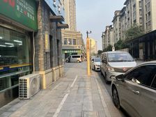 吾悦广场 吾悦首府门口 沿街商铺 朝南110平160万