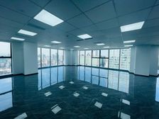 天一广场高区看江精装办公室出租 正对电梯 中国人寿 恒泰大厦