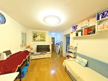 崇文门,国瑞城 东向精装一居!中间楼层,看房方便!