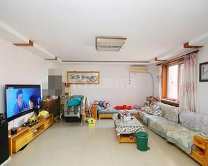 房山城关北里 中间楼层158.71平129万大三居2卫