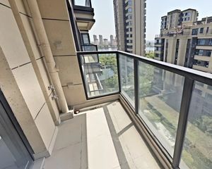 万象华府二期4室2厅2卫南朝向458.0万元/套出售