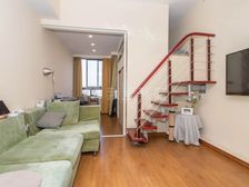 业主换房诚售,高区采光视野,经典阁楼,价空间大,精装可看!