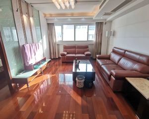 新大世界小区5室3厅3卫南朝向394.0万元/套出售