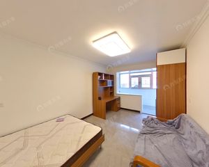 和平街 年代新 临近地铁 双阳台