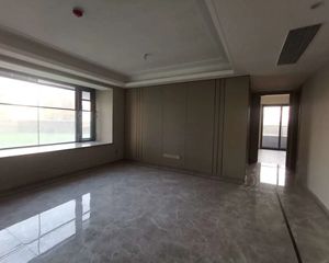 晓风印月府位置好近江边晚上江边散散步很好