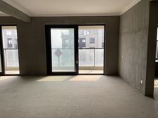 新长岛位置好,四房两厅两卫看房方便。。。