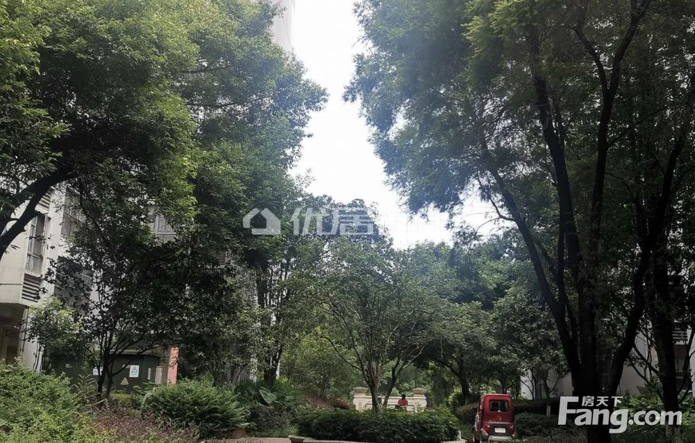 电梯房 朝向东南 5室 清水 182平 御林湾 76万,桂林其他桂林周边福泰