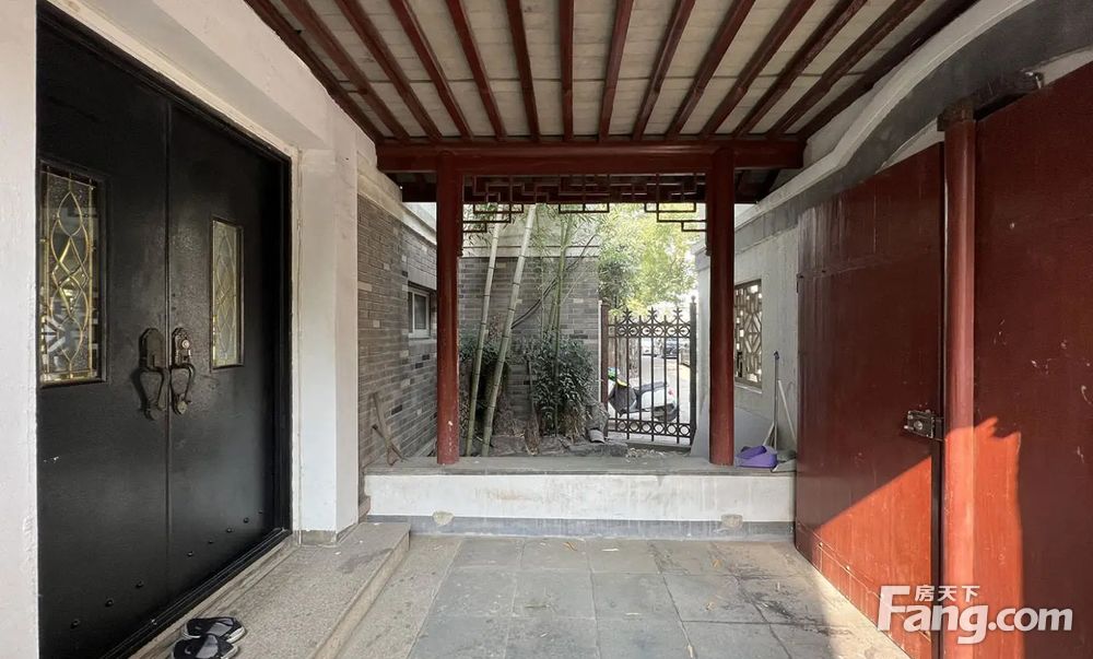 寒舍纯别墅小区中的独栋别墅围绕花园100平位置好诚售