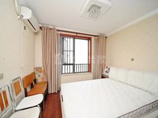 2010年房龄,电梯3房2厅2卫,出门即是大润发shop!