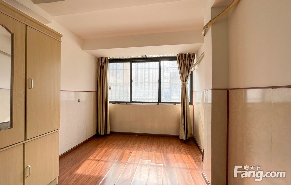 罗兰小镇朝向:南2室1厅中等装修,成都成华理工大罗兰小镇二手房两室