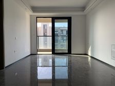 保利湖光印4室2厅2卫南朝向419.0万元/套出售