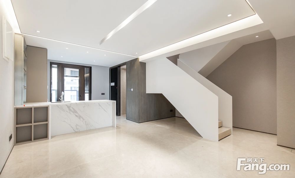 正南海玥万物5室2厅精装修