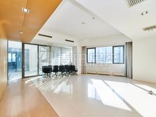 三里屯SOHO 413.78平3居 西南北向精装修 拎包入住