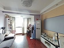 客厅带阳台,一梯两户,环境优美,采光充足,精装修