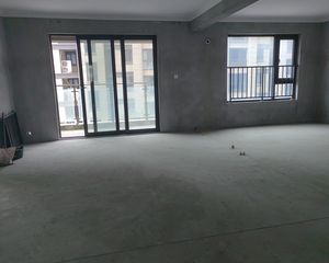 绿地东方公馆3室2厅2卫南朝向269.0万元/套出售