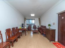 小区中间三房,两卫,业主诚心出售