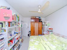 大学一墙之隔,享受校园的宁静