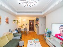 九洲新世界旁君玺,开发商精装修,采光通透,拎包即住。