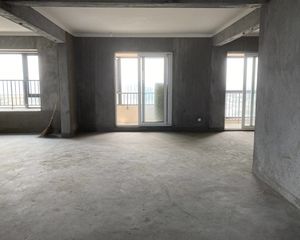 宏泰风花树5室2厅3卫南朝向525.0万元/套出售
