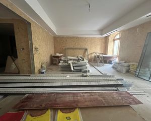 江山万里(一期别墅) 出行方便 近医院 商业配套齐全 小区新