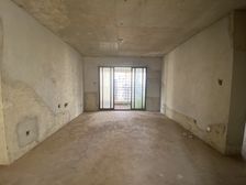 送车位急售价格好谈 正南 龙光玖珑湖 5室2厅