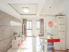 新上保利商品房 两房带阁楼 可以做4室2卫 诚意