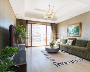 出售 荣尊堡国际公寓 3室 西向 精装修