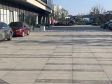 江都路大润发旁 沿街整栋商铺2400平 1.5万/平米