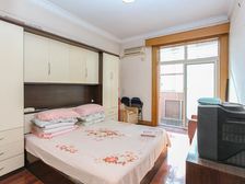 长风公园旁,双南大两房,边套全明采光好,楼层老少皆宜