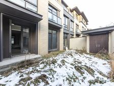 新出特价太湖院子 联排别墅纯毛坯 大院子 随时看房